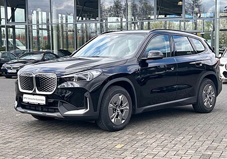 BMW iX1 20 eDrive / Driving Assistant Plus / DAB