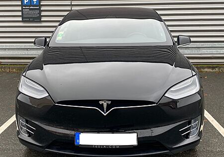 Tesla Model X Max. Reichweite, 7-Sitze, Autopilot