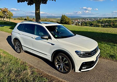 VW Tiguan Allspace Volkswagen 2.0 TDI SCR 239PS DSG AHK R-Line