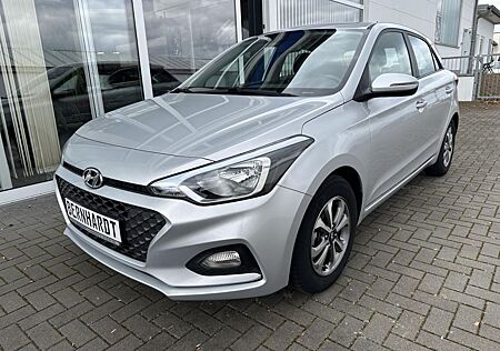 Hyundai i20 1.2 Start inkl. Winterräder Klima