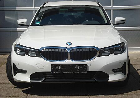 BMW 320dA Touring Sport Line LED Navi AHK