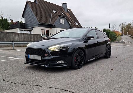 Ford Focus 2,0 EcoBoost ST Leder-Exklusiv-Paket ST