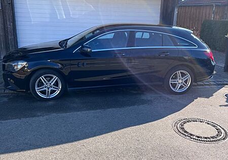 Mercedes-Benz CLA 180 Shooting Brake CLA 180 Urban Shootin...