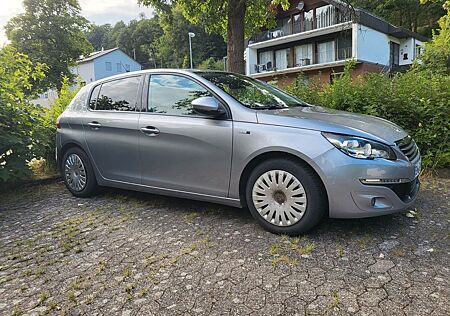 Peugeot 308 Style PureTech 110 STOP & START Style Navi