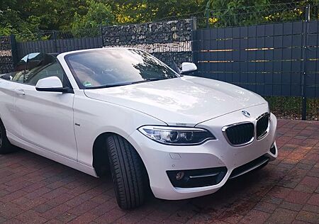 BMW 220i Cabrio Sport Line