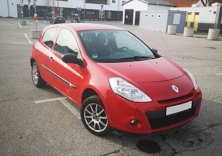 Renault Clio Dynamique 1.2 16V Redline