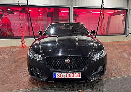 Jaguar XF 30d 300PS R-Sport Automatik R-Sport