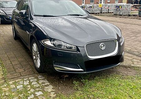 Jaguar XF 2.2 L Diesel Sportbrake -