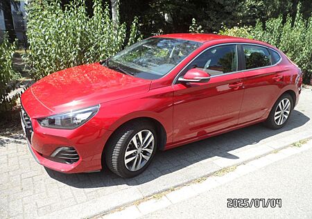 Hyundai i30 Fastback 1.6 CRDi 136 PS/Kamera/neueBatterie
