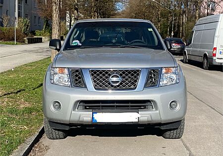 Nissan Pathfinder 2.5 dCi DPF XE 4WD XE