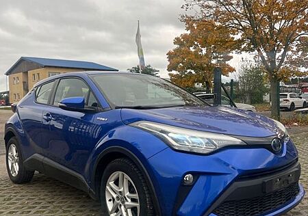 Toyota C-HR Hybrid Style Selection