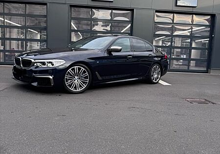 BMW M550i xDrive A - V8