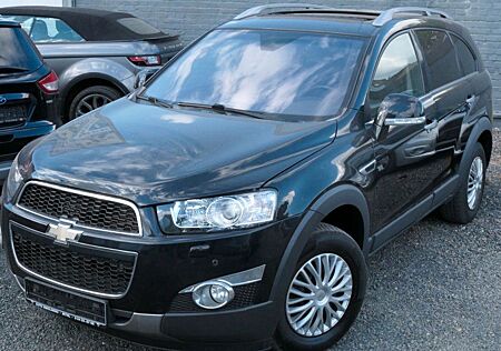Chevrolet Captiva 2.2 4WD 7-Sitzer+Leder+SSD+AHK+