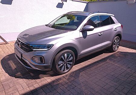 VW T-Roc Volkswagen 1,5 TSI DSG Move Standh. RFK NAV ACC
