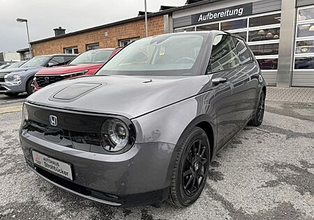 Honda e Pano**Kamera**Carplay