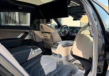 BMW i7 xDrive 60 M Sportpaket Fond Entert/NP200.000€