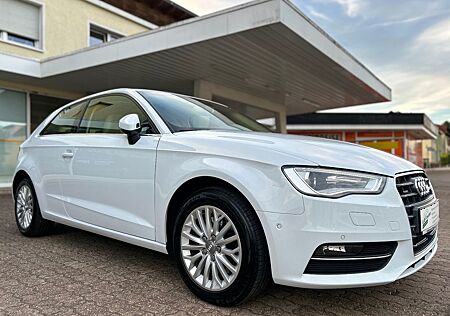 Audi A3 1,8 Ltr. Aut quattro Navi Xenon Alu Pdc Klima