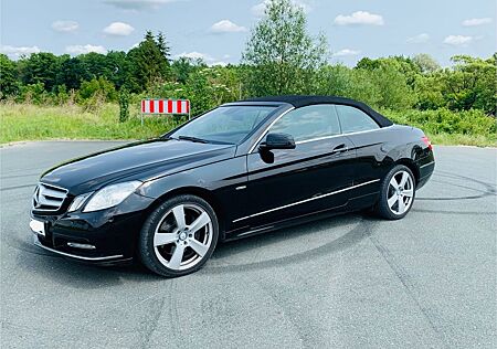Mercedes-Benz E 250 Cabriolet BlueEFF. AVANTGARDE AV...