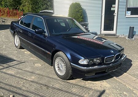 BMW 740i