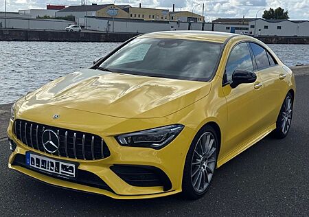 Mercedes-Benz CLA 200 AMG-Line Burmester Sound