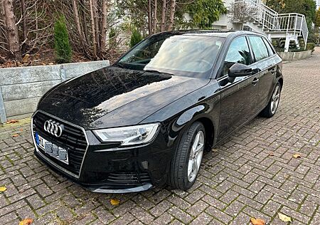 Audi A3 Sportback 35 TDI S tronic Xenon Navi Keyles