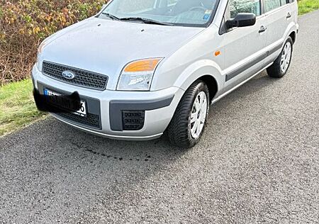 Ford Fusion 1,6 TDCi + +