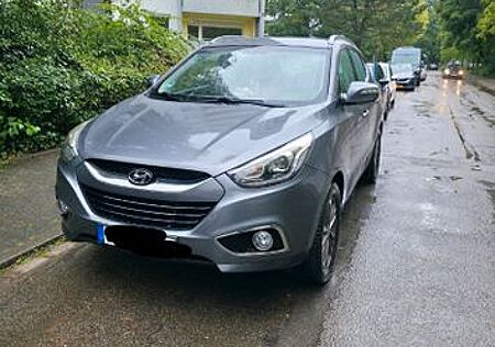 Hyundai ix35 1.6 GDI FIFA World Cup EDITION Gold 2WD...