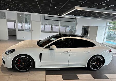 Porsche Panamera Turbo