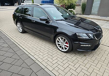Skoda Octavia 2.0 TSI DSG RS Combi RS TOP-Gepflegt