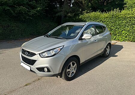 Hyundai ix35 Automatik Leder Klima AWD AHK TÜV