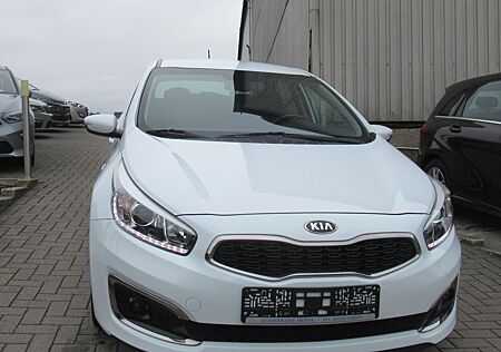 Kia Cee'd / Ceed Dream Team-NAVI-KAMERA-SHZ-LEDER