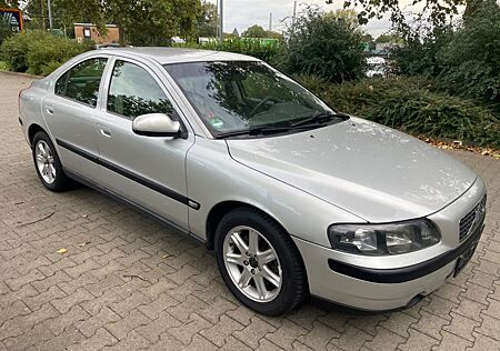 Volvo S60 2.4,Automatik,Vollleder,TÜV/AU Neu