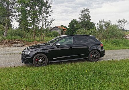 Audi S3 2.0 TFSI S tronic quattro Sportback - Schwarz