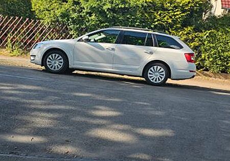 Skoda Octavia 1.6 TDI Ambition Combi - Scheckheft !!
