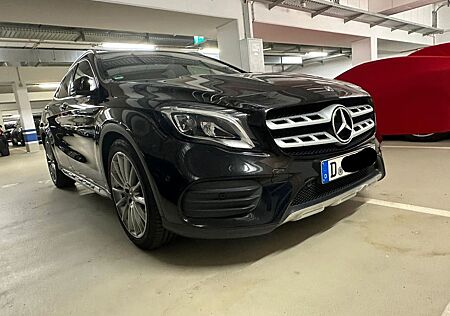 Mercedes-Benz GLA 250 4MATIC AMG Line