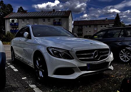 Mercedes-Benz C 220 d 4MATIC T Autom. -