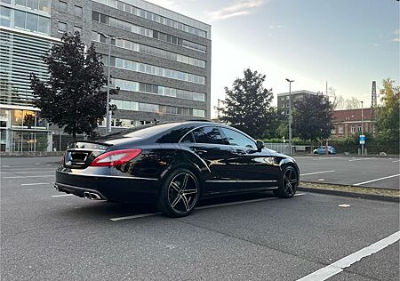 Mercedes-Benz CLS 350 BlueEFFICIENCY - AMG63 Look