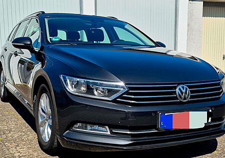VW Passat Variant Volkswagen 2.0 TDI Comfortl, Navi, AHK, 8 fb