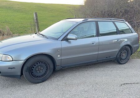 Audi A4 1.8 Avant B5