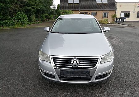 VW Passat Volkswagen Lim. Highline*KLIMAUTIMATIK*TEILLLEDER*