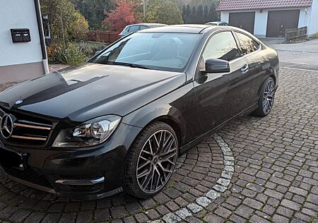 Mercedes-Benz C 350 V6 3.5L Coupé Autom. Leder Panorama Kamera