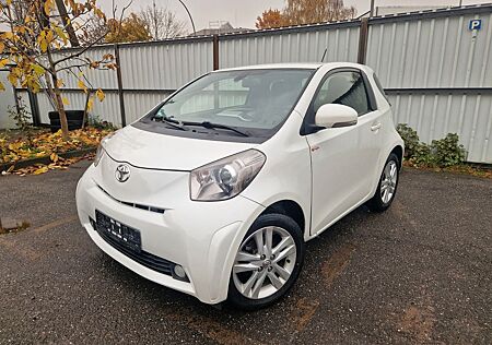 Toyota iQ 1.3 + Aut. Navi Perlmutt // TÜV NEU //