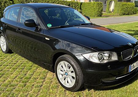 BMW 116i - NAVI/XENON/SCHIEBEDACH/ALU/PDC