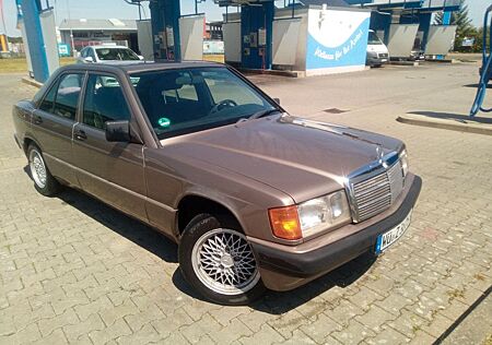 Mercedes-Benz 190 1.8E