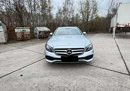 Mercedes-Benz E 400 4MATIC T AVANTGARDE Autom. AVANTGARDE