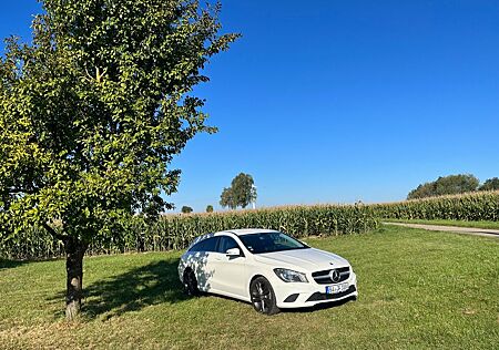 Mercedes-Benz CLA 200 CDI 4MATIC DCT AMG Line AMG Line