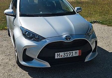 Toyota Yaris Hybrid Basis