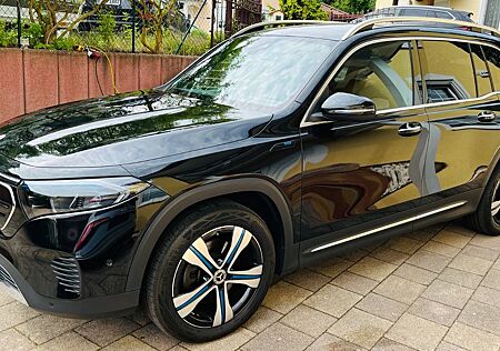 Mercedes-Benz EQB 300 4MATIC. 7-Sitze