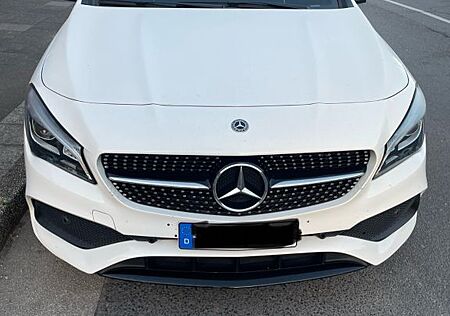Mercedes-Benz CLA 220 4MATIC DCT -