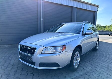 Volvo V70 Kombi Basis